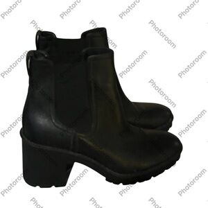 Vince Black Leather Chelsea Block Heel Ankle Boots